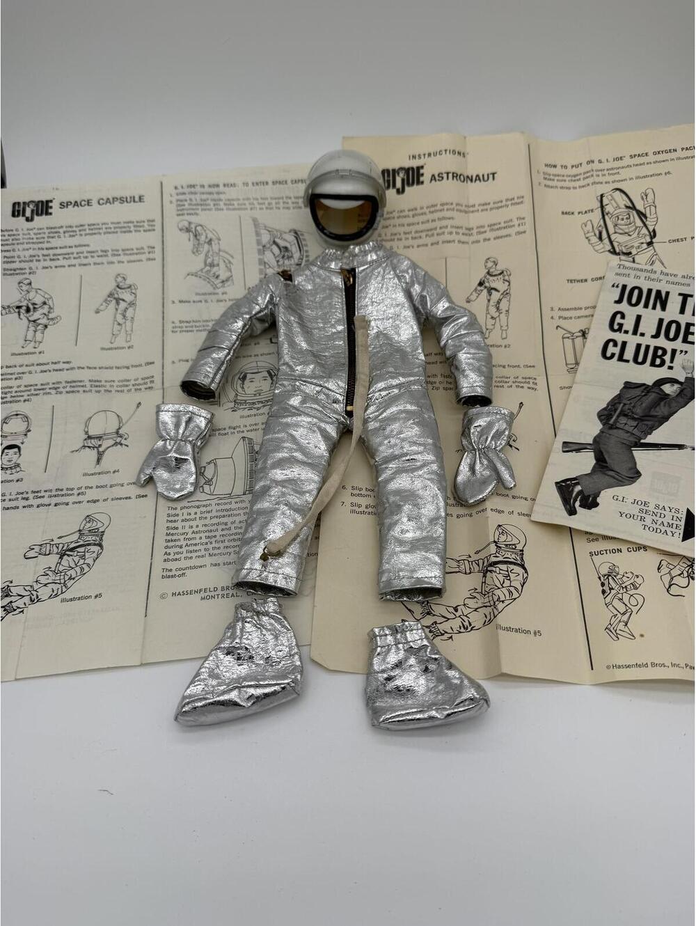 Vintage 1966 G.I. Joe Official Space Capsule Silver Astronaut Suit & Manual-Rare